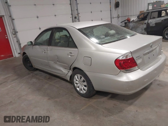2006 Toyota Camry STD with VIN 4T1BE32K86U146203, listed as a IAAI auction lot 41848666 with 209,159 mi miles. Bid and sale history available at carsss.com. Image 3.