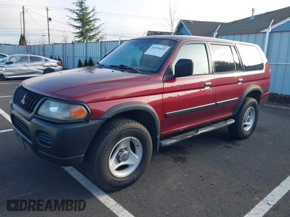 2000 Mitsubishi Montero Sport LS with VIN JA4MT31H5YP808601, listed as a IAAI auction lot 41070635 with 209,172 mi miles. Bid and sale history available at carsss.com. Image 2.