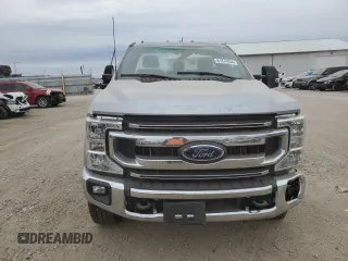 2022 Ford F-250 XL with VIN 1FTBF2B62NED30463, listed as a Copart auction lot 81874934 with 28,994 mi miles and Salvage title. Bid and sale history available at DreamBid. Image 5.