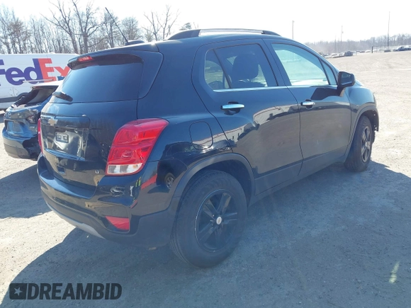 2019 Chevrolet Trax LT z VIN KL7CJLSB1KB774921, wystawiony jako IAAI lot #41590380 z przebiegiem 56 377 mil mil oraz . Historia ofert i sprzedaży dostępna na DreamBid. Obrazek 4.
