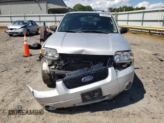 2006 Ford Escape Limited with VIN 1FMCU94136KA85367, listed as a Copart auction lot 55834035 with 249,920 mi miles and Salvage title. Bid and sale history available at DreamBid. Image 5.