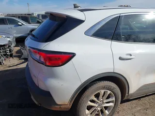 2020 Ford Escape SE с VIN 1FMCU0G66LUC00448, выставлен на аукционе IAAI как лот 41623165 с пробегом 100 064 миль миль и . История ставок и продаж доступна на DreamBid. Изображение 6.