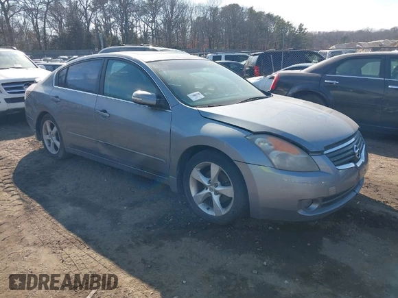 2008 Nissan Altima 3.5 SE with VIN 1N4BL21E88N475728, listed as a IAAI auction lot 41648043 with 999,999 mi miles. Bid and sale history available at carsss.com. Image 1.