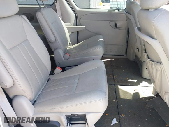 2005 Chrysler Town & Country Touring with VIN 2C4GP54LX5R132272, listed as a IAAI auction lot 41860741 with 138,402 mi miles and . Bid and sale history available at DreamBid. Image 8.