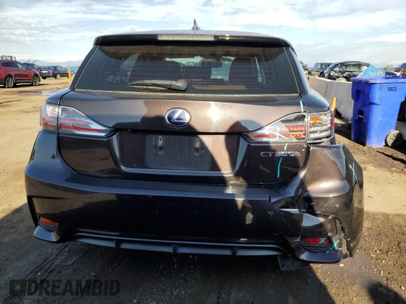 2014 Lexus CT 200h z VIN JTHKD5BH3E2189511, wystawiony jako Copart lot #56052265 z przebiegiem 67 065 mil mil oraz Szkody całkowita. Historia ofert i sprzedaży dostępna na DreamBid. Obrazek 6.