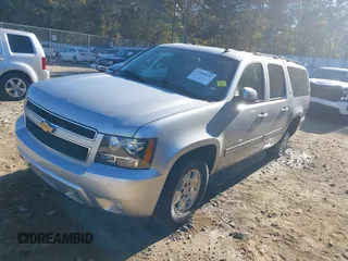 2013 Chevrolet Suburban LT with VIN 1GNSCJE03DR201530, listed as a IAAI auction lot 37988428 with 107,892 mi miles. Bid and sale history available at carsss.com. Image 17.