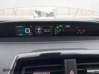 2018 Toyota Prius Two with VIN JTDKBRFU0J3063519, listed as a IAAI auction lot 41272301 with 88,084 mi miles. Bid and sale history available at carsss.com. Image 7.