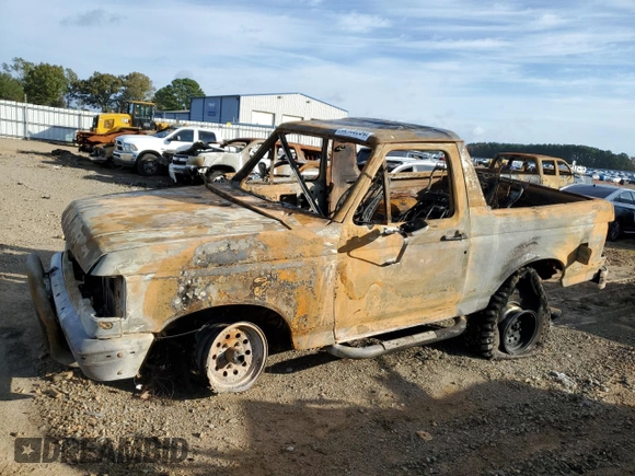 1991 Ford Bronco XL z VIN 1FMEU15N7MLA62791, wystawiony jako Copart lot #82100384 z przebiegiem Nie podano mil oraz Nie do naprawy • Non repairable. Historia ofert i sprzedaży dostępna na DreamBid. Obrazek 1.