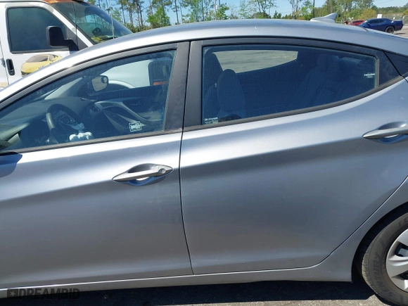 2016 Hyundai Elantra SE with VIN 5NPDH4AE2GH686342, listed as a IAAI auction lot 41892110 with 86,454 mi miles. Bid and sale history available at carsss.com. Image 14.