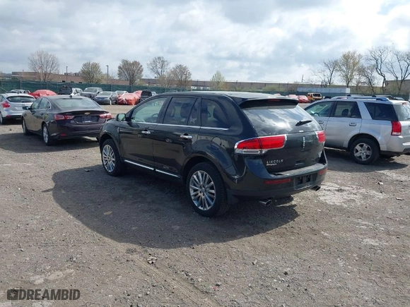 2013 Lincoln MKX with VIN 2LMDJ8JKXDBL23764, listed as a IAAI auction lot 41912059 with 118,568 mi miles. Bid and sale history available at carsss.com. Image 3.