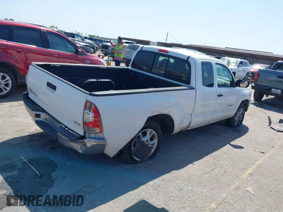 2013 Toyota Tacoma with VIN 5TFTX4CN2DX032744, listed as a IAAI auction lot 41997093 with 213,886 mi miles and . Bid and sale history available at DreamBid. Image 4.