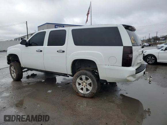 2008 Chevrolet Suburban LT w/2LT with VIN 3GNFK16388G267557, listed as a Copart auction lot 43952315 with 243,207 mi miles and Salvage Title. Bid and sale history available at carsss.com. Image 2.