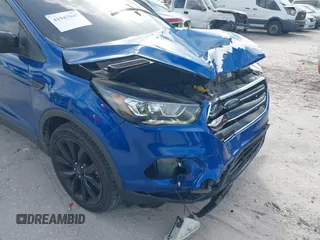 2018 Ford Escape SE z VIN 1FMCU0GD2JUC27271, wystawiony jako IAAI lot #41947047 z przebiegiem 154 672 mil mil oraz . Historia ofert i sprzedaży dostępna na DreamBid. Obrazek 17.