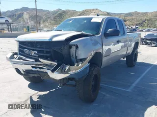 2009 GMC Sierra 1500 SLE z VIN 1GTEK29019Z262746, wystawiony jako IAAI lot #42262860 z przebiegiem 224 892 mil mil oraz . Historia ofert i sprzedaży dostępna na DreamBid. Obrazek 2.
