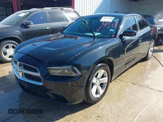 2013 Dodge Charger SE z VIN 2C3CDXBG8DH613669, wystawiony jako IAAI lot #41810048 z przebiegiem 194 428 mil mil oraz . Historia ofert i sprzedaży dostępna na DreamBid. Obrazek 12.