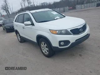 2012 Kia Sorento LX with VIN 5XYKT4A68CG237439, listed as a IAAI auction lot 41800247 with 155,637 mi miles. Bid and sale history available at carsss.com. Image 1.