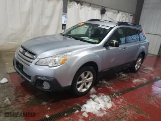 2014 Subaru Outback 2.5i with VIN 4S4BRBAC4E3234002, listed as a Copart auction lot 45196685 with 111,045 mi miles and Clean Title. Bid and sale history available at carsss.com. Image 1.