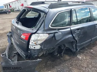 2014 Subaru Outback 2.5i with VIN 4S4BRBAC8E3287205, listed as a IAAI auction lot 41993636 with 207,959 mi miles. Bid and sale history available at carsss.com. Image 6.