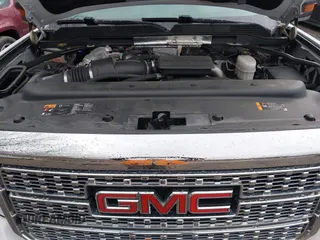 2019 GMC Sierra 2500HD Denali with VIN 1GT12SEY8KF226666, listed as a IAAI auction lot 41717939 with 45,325 mi miles. Bid and sale history available at carsss.com. Image 10.