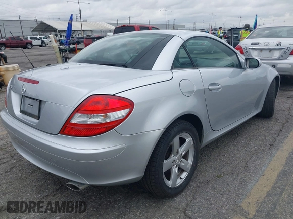 2006 Mercedes-Benz SLK 280 z VIN WDBWK54F26F130107, wystawiony jako IAAI lot #42067876 z przebiegiem 167 518 mil mil oraz . Historia ofert i sprzedaży dostępna na DreamBid. Obrazek 4.