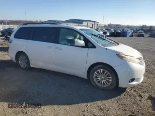 2011 Toyota Sienna XLE AAS with VIN 5TDYK3DC1BS053194, listed as a Copart auction lot 46793565 with 204,156 mi miles and Salvage Title. Bid and sale history available at carsss.com. Image 4.