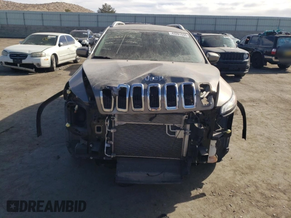 2017 Jeep Cherokee Latitude with VIN 1C4PJLCS3HW650797, listed as a Copart auction lot 43201555 with 67,165 mi miles and Salvage title. Bid and sale history available at DreamBid. Image 5.