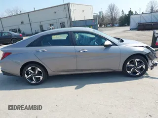 2023 Hyundai Elantra SEL z VIN KMHLS4AG8PU598217, wystawiony jako IAAI lot #41973842 z przebiegiem 9 756 mil mil oraz . Historia ofert i sprzedaży dostępna na DreamBid. Obrazek 14.