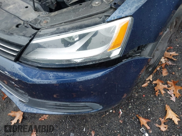 2013 Volkswagen Jetta Sedan SE with VIN 3VWDP7AJ8DM395980, listed as a IAAI auction lot 41013666 with 142,537 mi miles. Bid and sale history available at carsss.com. Image 19.