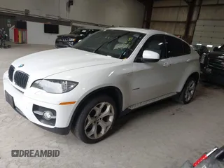 2011 BMW X6 35i z VIN 5UXFG2C56BLX06074, wystawiony jako IAAI lot #42378784 z przebiegiem 176 184 mil mil oraz . Historia ofert i sprzedaży dostępna na DreamBid. Obrazek 2.