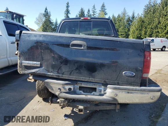 2005 Ford F-250 XL with VIN 1FTSX21P25EB15818, listed as a Copart auction lot 54222215 with 260,018 mi miles and Salvage Title. Bid and sale history available at DreamBid. Image 6.