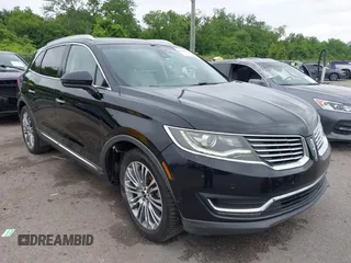 2017 Lincoln MKX Reserve z VIN 2LMPJ6LR5HBL38321, wystawiony jako IAAI lot #42187242 z przebiegiem 57 135 mil mil oraz . Historia ofert i sprzedaży dostępna na DreamBid. Obrazek 1.