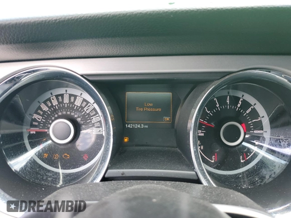 2013 Ford Mustang V6 с VIN 1ZVBP8EM3D5228384, выставлен на аукционе Copart как лот 60440115 с пробегом 142 124 миль миль и Списание • Salvage title. История ставок и продаж доступна на DreamBid. Изображение 9.