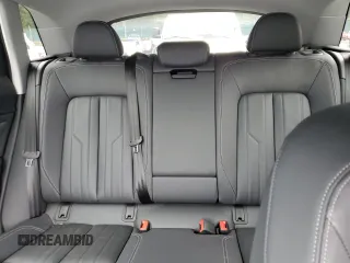 2022 Audi e-tron Premium z VIN WA1AAAGE8NB005235, wystawiony jako Copart lot #57621195 z przebiegiem 40 970 mil mil oraz Czysty tytuł • Clean title. Historia ofert i sprzedaży dostępna na DreamBid. Obrazek 10.