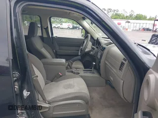 2007 Dodge Nitro SXT with VIN 1D8GT28K17W605984, listed as a IAAI auction lot 41970841 with 118,700 mi miles. Bid and sale history available at carsss.com. Image 5.