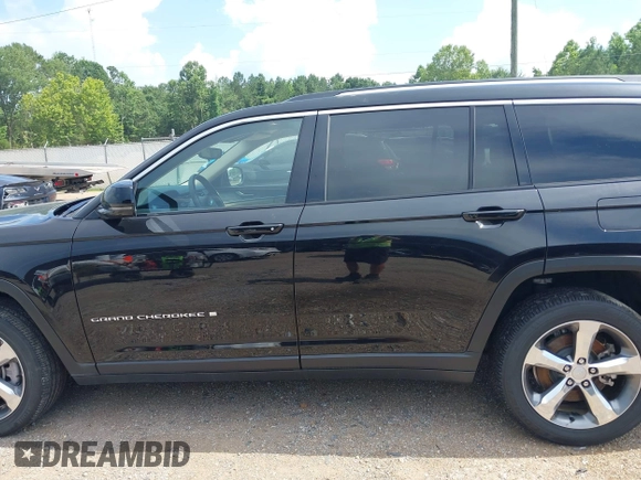 2022 Jeep Grand Cherokee Limited with VIN 1C4RJJBGXN8548231, listed as a IAAI auction lot 42572731 with 23,852 mi miles and . Bid and sale history available at DreamBid. Image 14.