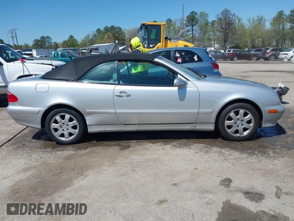 2001 Mercedes-Benz CLK 320/430 with VIN WDBLK65G51T070320, listed as a IAAI auction lot 42001115 with 81,050 mi miles and . Bid and sale history available at carsss.com. Image 13.