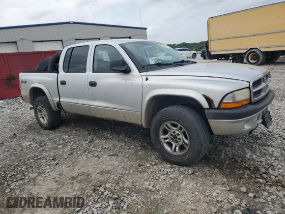 2004 Dodge Dakota Sport z VIN 1D7HG38K04S740136, wystawiony jako Copart lot #57356795 z przebiegiem 181 507 mil mil oraz Tytuł czysty. Historia ofert i sprzedaży dostępna na DreamBid. Obrazek 4.