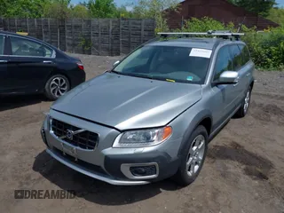 2008 Volvo XC70 with VIN YV4BZ982981012062, listed as a IAAI auction lot 39423605 with 98,169 mi miles and . Bid and sale history available at DreamBid. Image 2.