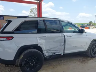 2023 Jeep Grand Cherokee Altitude с VIN 1C4RJHAG8PC670600, выставлен на аукционе IAAI как лот 42451895 с пробегом 39 598 миль миль и . История ставок и продаж доступна на DreamBid. Изображение 6.