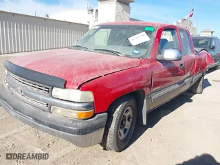 2000 Chevrolet Silverado 1500 LS with VIN 2GCEC19T1Y1147072, listed as a IAAI auction lot 41387790 with 207,587 mi miles. Bid and sale history available at carsss.com. Image 2.