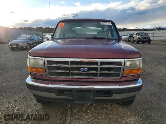 1996 Ford Bronco XL z VIN 1FMEU15N6TLA03097, wystawiony jako Copart lot #80449114 z przebiegiem 289 345 mil mil oraz Czysty tytuł • Clean title. Historia ofert i sprzedaży dostępna na DreamBid. Obrazek 5.