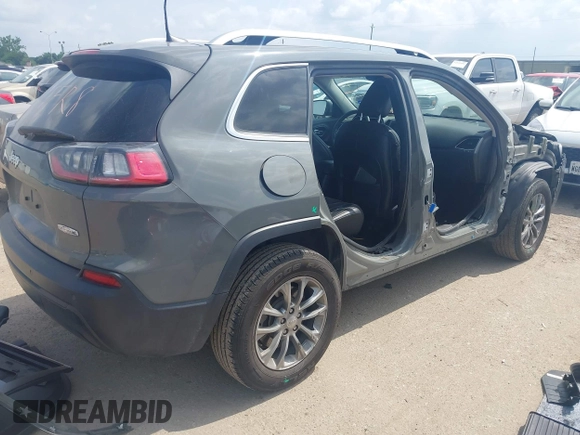 2020 Jeep Cherokee Latitude Plus z VIN 1C4PJMLBXLD568074, wystawiony jako IAAI lot #42164034 z przebiegiem 75 448 mil mil oraz . Historia ofert i sprzedaży dostępna na DreamBid. Obrazek 4.