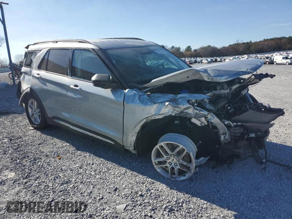 2025 Ford Explorer Active with VIN 1FMUK7DH6SGA17671, listed as a Copart auction lot 85527454 with 3,944 mi miles and Salvage Title. Bid and sale history available at carsss.com. Image 4.