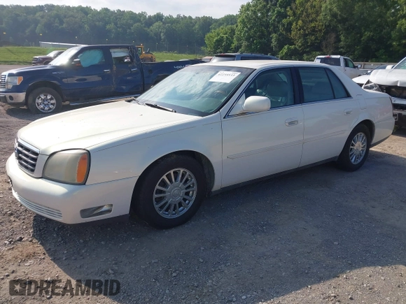 2004 Cadillac DeVille DHS z VIN 1G6KE57Y24U260694, wystawiony jako IAAI lot #42235533 z przebiegiem 156 689 mil mil oraz . Historia ofert i sprzedaży dostępna na DreamBid. Obrazek 2.