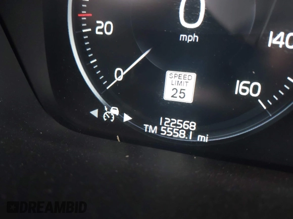 2018 Volvo XC90 Momentum with VIN YV4A22PK4J1321548, listed as a IAAI auction lot 41865899 with 122,568 mi miles. Bid and sale history available at carsss.com. Image 15.