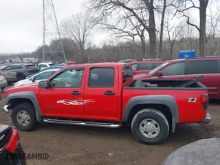 2005 Chevrolet Colorado 1SF LS Z71 with VIN 1GCDT136358265714, listed as a IAAI auction lot 41685690 with 117,999 mi miles. Bid and sale history available at carsss.com. Image 14.