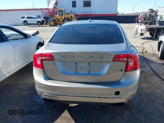 2016 Volvo S60 T5 Premier z VIN LYV612TK2GB099241, wystawiony jako IAAI lot #41808950 z przebiegiem 153 693 mil mil oraz . Historia ofert i sprzedaży dostępna na DreamBid. Obrazek 17.