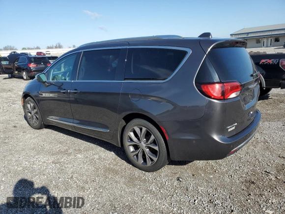 2017 Chrysler Pacifica Limited z VIN 2C4RC1GG7HR851155, wystawiony jako Copart lot #52195685 z przebiegiem 83 060 mil mil oraz Szkoda całkowita • Salvage title. Historia ofert i sprzedaży dostępna na DreamBid. Obrazek 2.