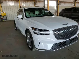2025 Genesis Electrified GV70 Advanced with VIN 5NMMCET11SH004801, listed as a Copart auction lot 70986224 with 576 mi miles and Salvage Title. Bid and sale history available at carsss.com. Image 11.