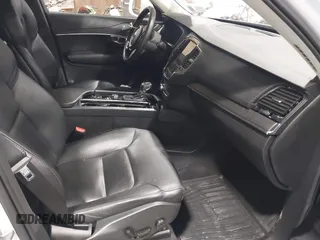 2020 Volvo XC90 Momentum with VIN YV4102PK4L1531480, listed as a IAAI auction lot 41990921 with 68,989 mi miles. Bid and sale history available at carsss.com. Image 5.
